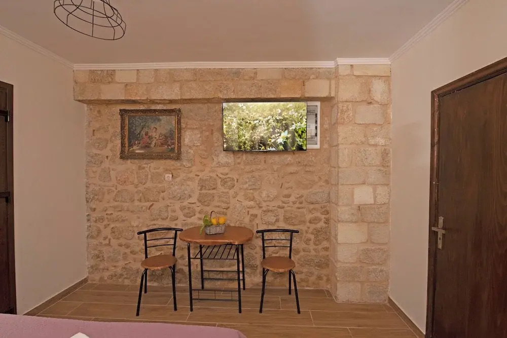 Arionos Rooms - Old Town