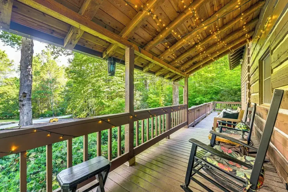 Hot Tub & Fire Pit: Cozy Cabin in Maggie Valley