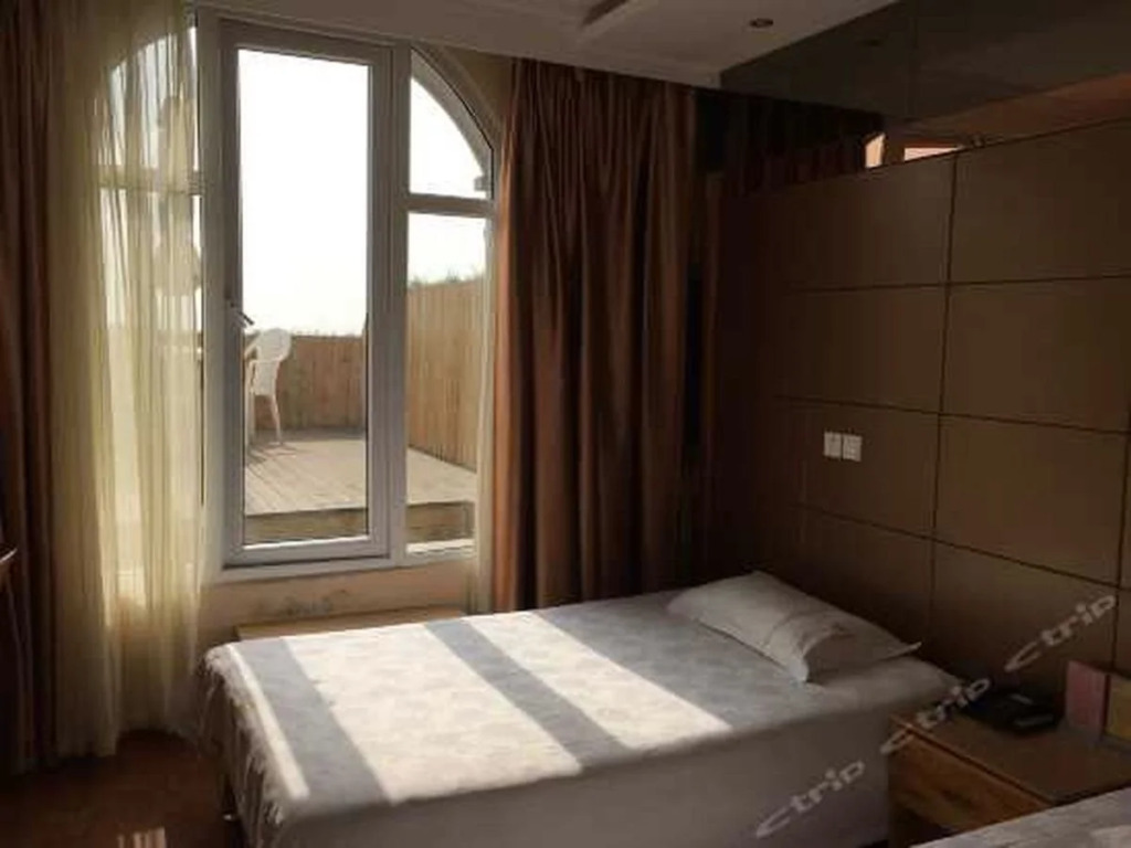 Qingdao Dream Ship Hotel