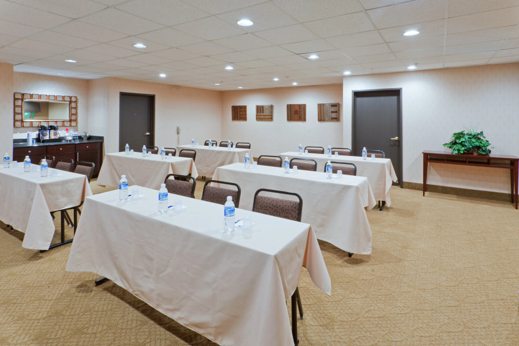 Holiday Inn Express & Suites Ashtabula-Geneva by IHG