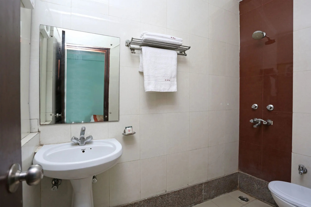 OYO 9786 Hotel Aerolook