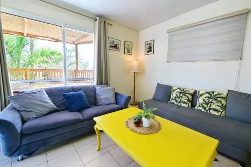 Sweet Home, Only 7 Min to the beach!
