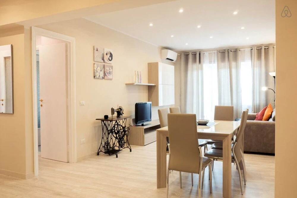 Renewed, Colorful Flat for Families up to 7 Guests