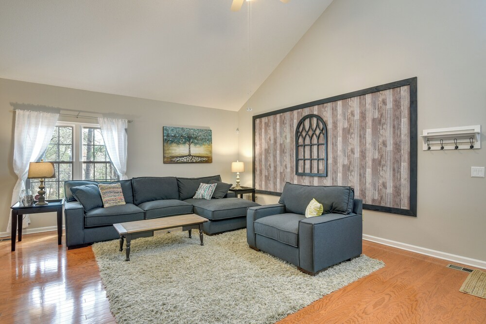 Pinehurst Condo ~ 2 Miles to Downtown & Resort!