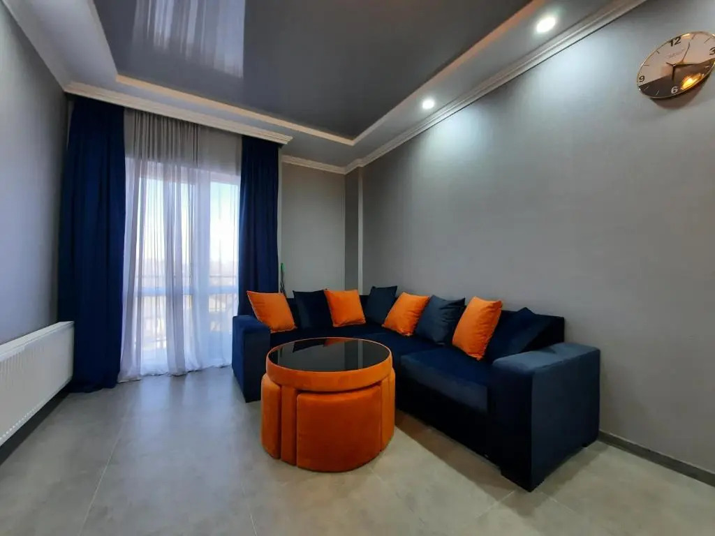 Apartment 32