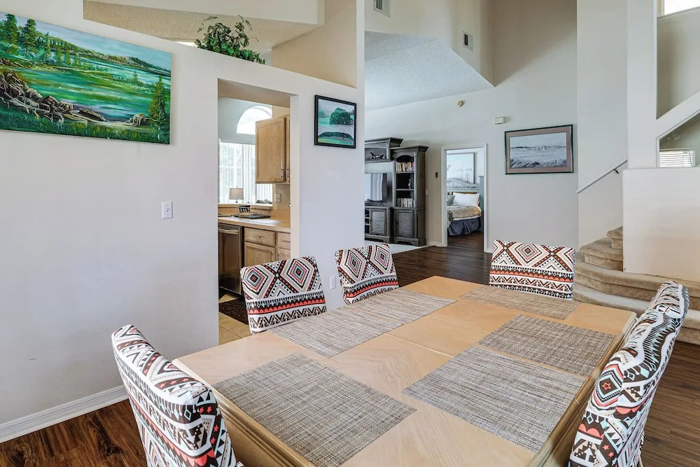< 5 Mi to Disney Parks: Spacious Home w/ Lanai