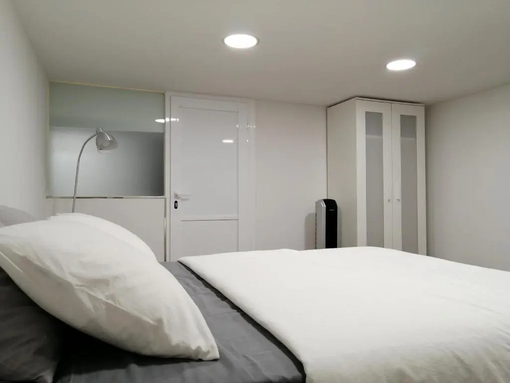BIOMA Modern & Minimalist Apartment