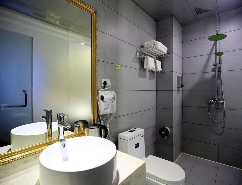 Guilin Kalai Film Theme Hotel