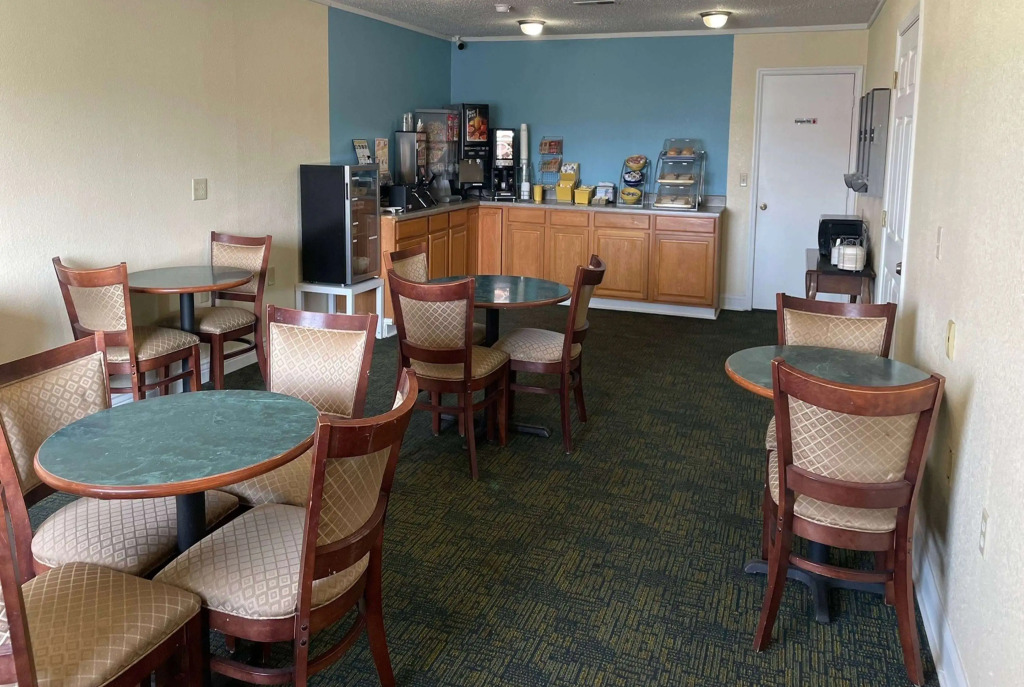 Days Inn by Wyndham Hannibal