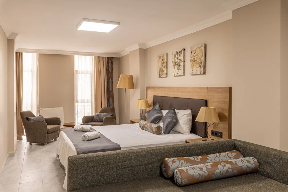 Blue Park Hotel