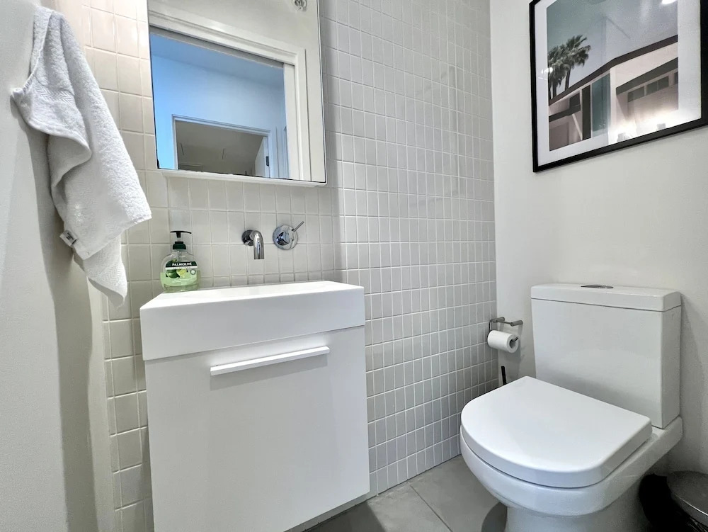 Readyset Apartment on Emerald