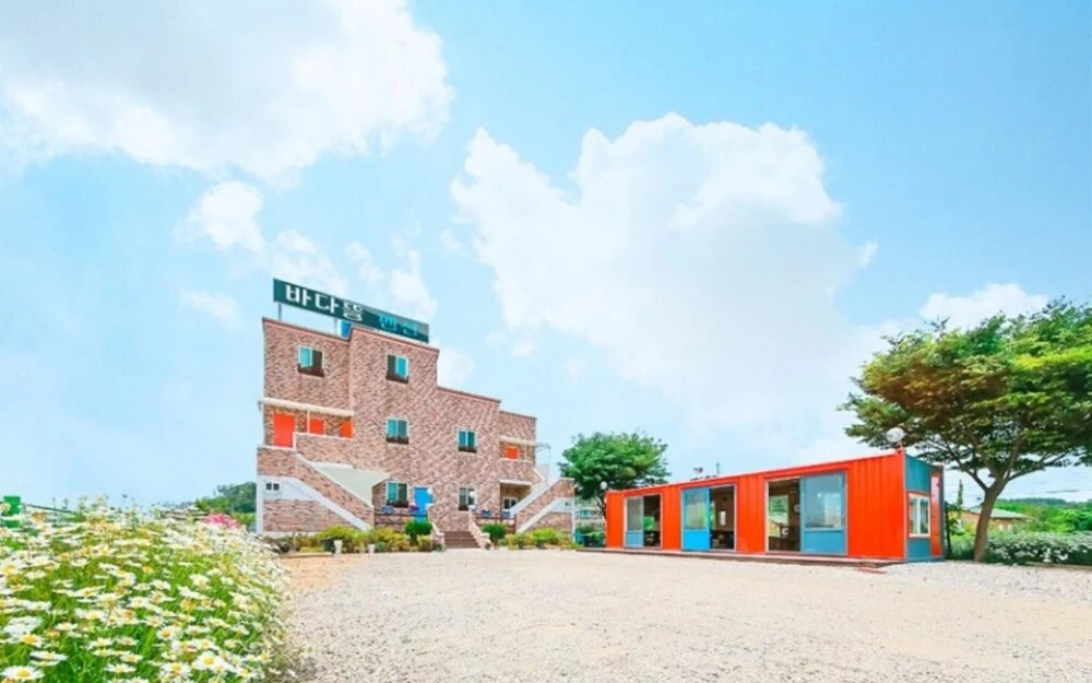 Hwaseong Badateuriyagi Pension