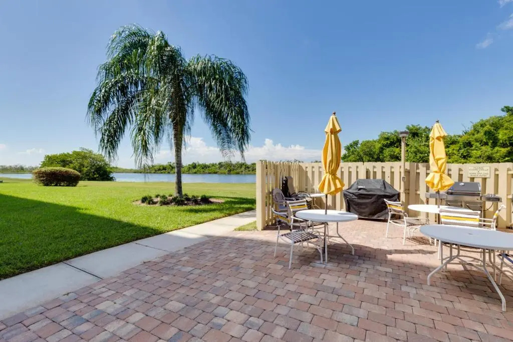 Sand Caper 202, Sleeps 4, Gulf Front, 2 Bedrooms, Elevator, Heated Pool
