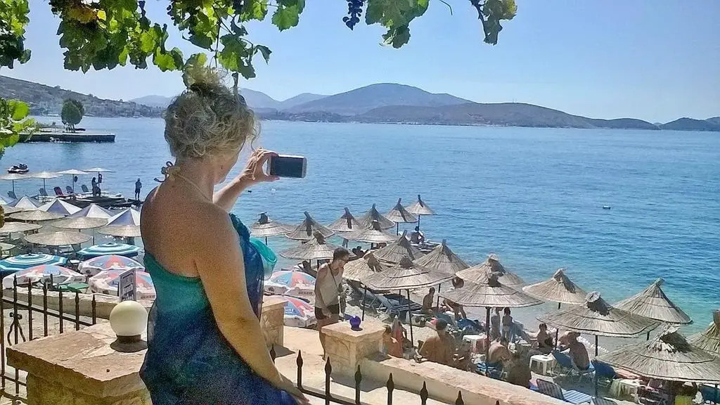 Kalemis Beachside Hotel