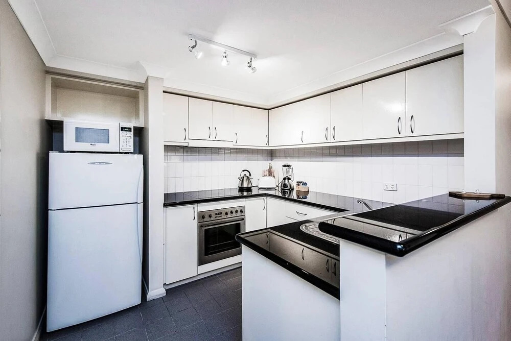 Two bedroom Apt next to Perth CBD with Parking.