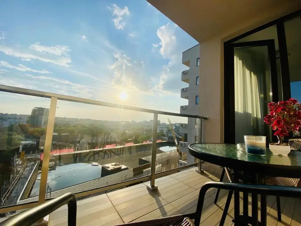SOHO Apartment - City View with Rooftop Garden