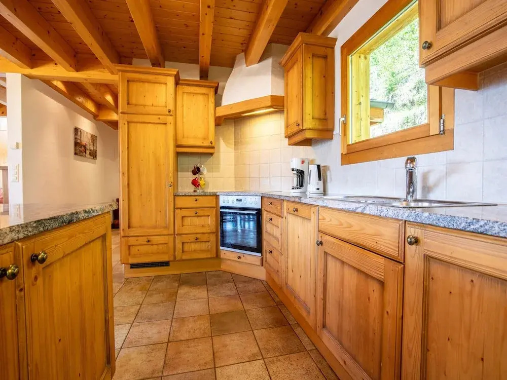 Spacious Chalet With Patio Facing Mountains