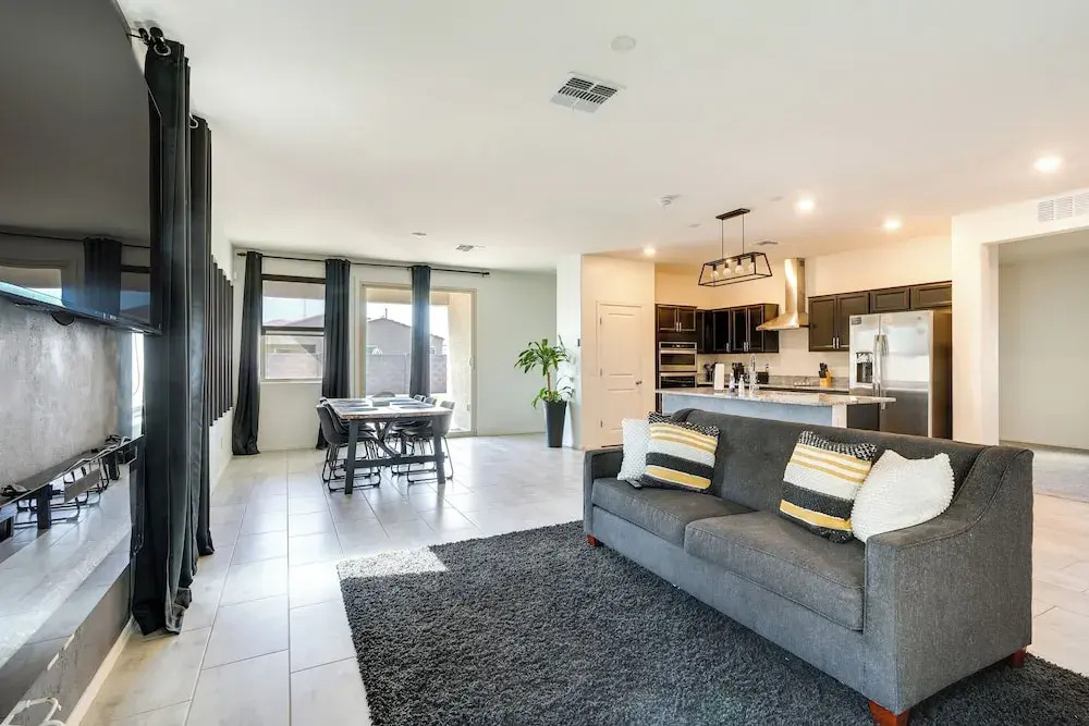 Sunny Arizona Escape w/ Patio, Grill & Fireplace!