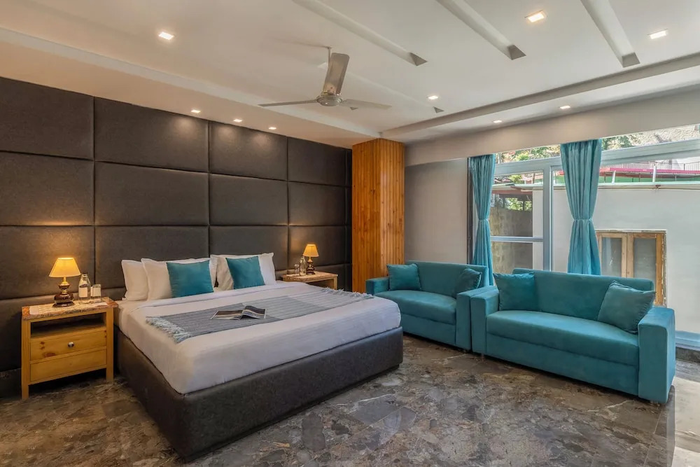 Alaya Stays Live Life 2BHK Apartment