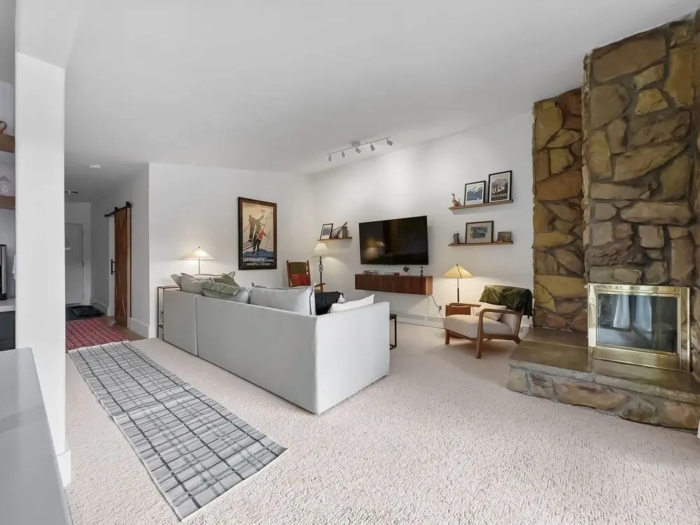 A304 Lake Cliffe 2 Bedroom Condo by RedAwning
