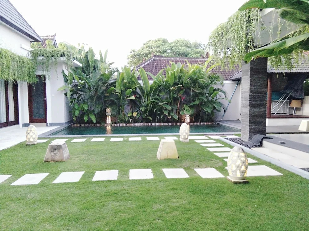 Aka Villa