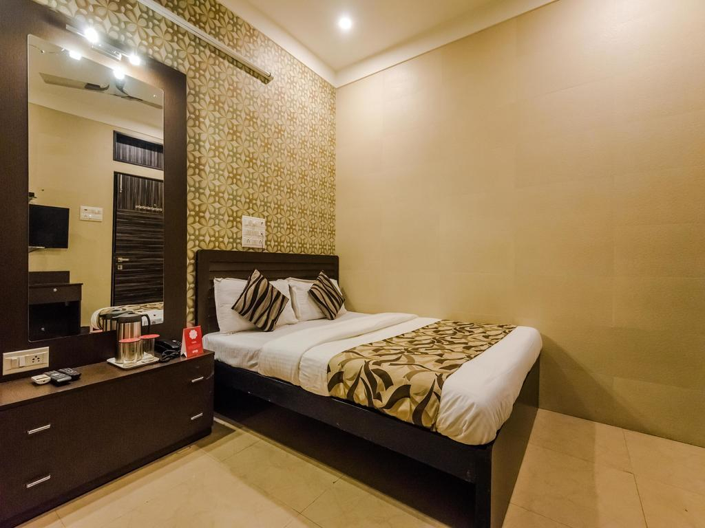 OYO 6371 Hotel Abrol