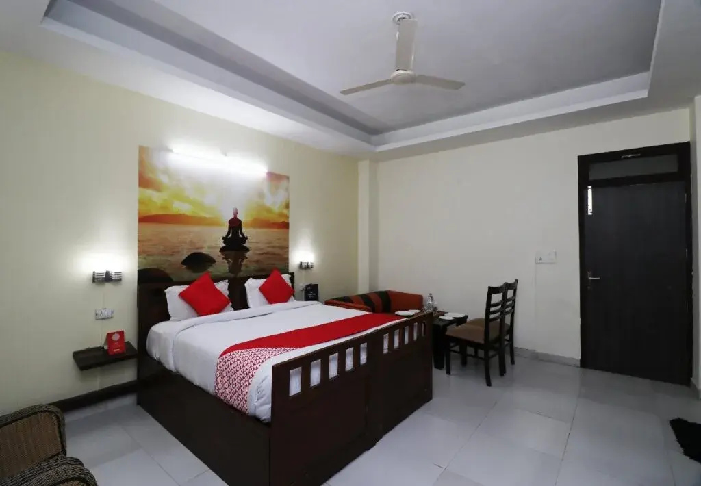The Classic By OYO Rooms