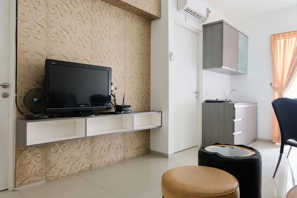 Comfy 2BR (No Kitchen) Apartment at Aeropolis Crystal Residence