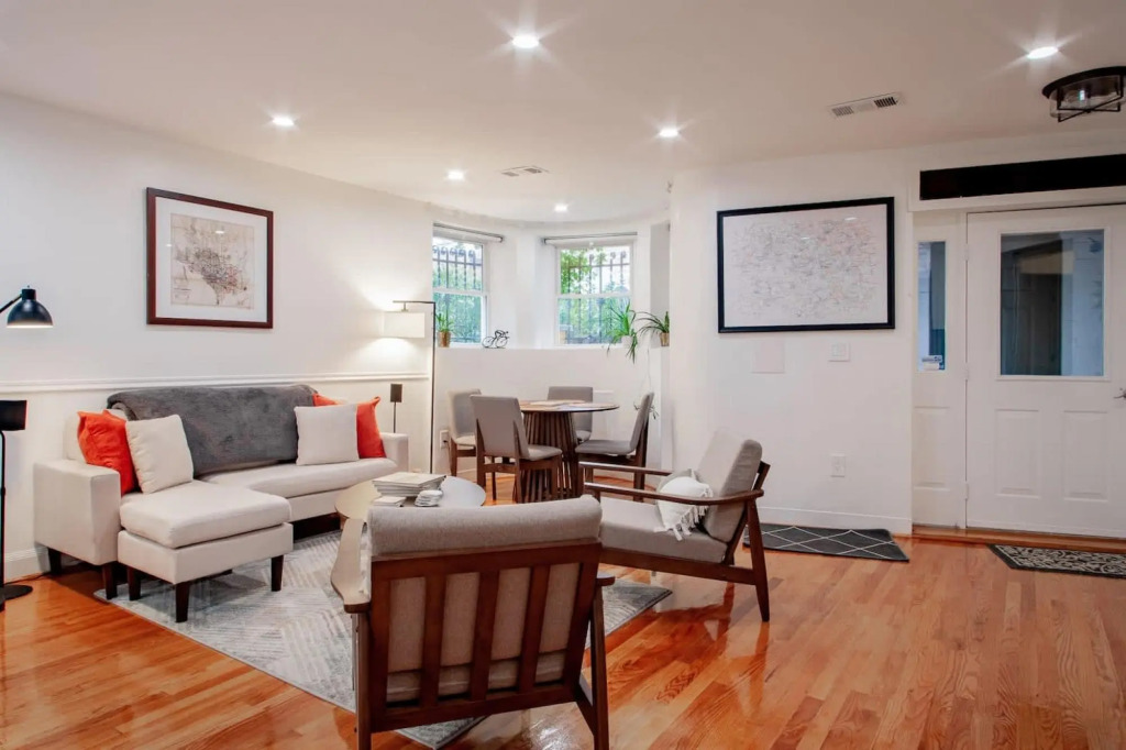 Fancy 1-BR in Central Location ⚜ Parking available