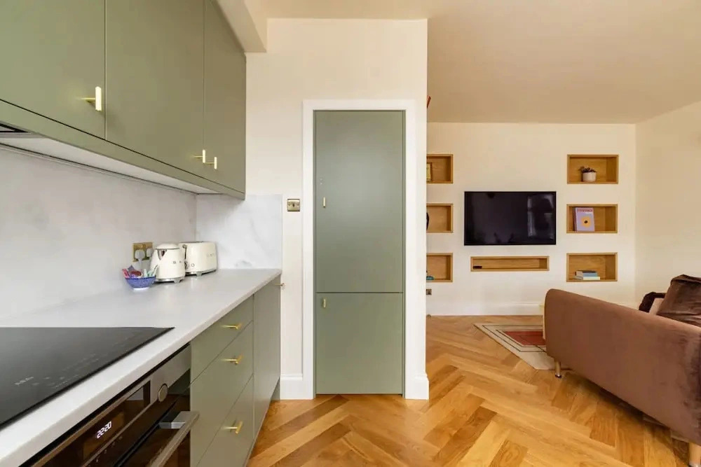 The Queensway 1 Bedroom Apartment