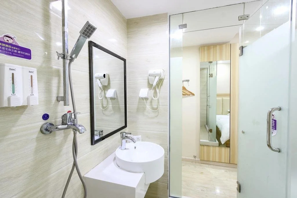 Qiqiyuan Business Hotel (Guangzhou Tianhe Chebei Subway Station)