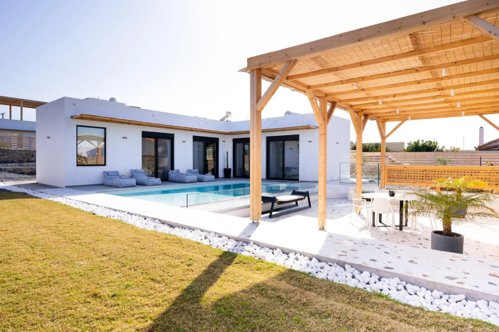 Sardines Luxury Villa 2