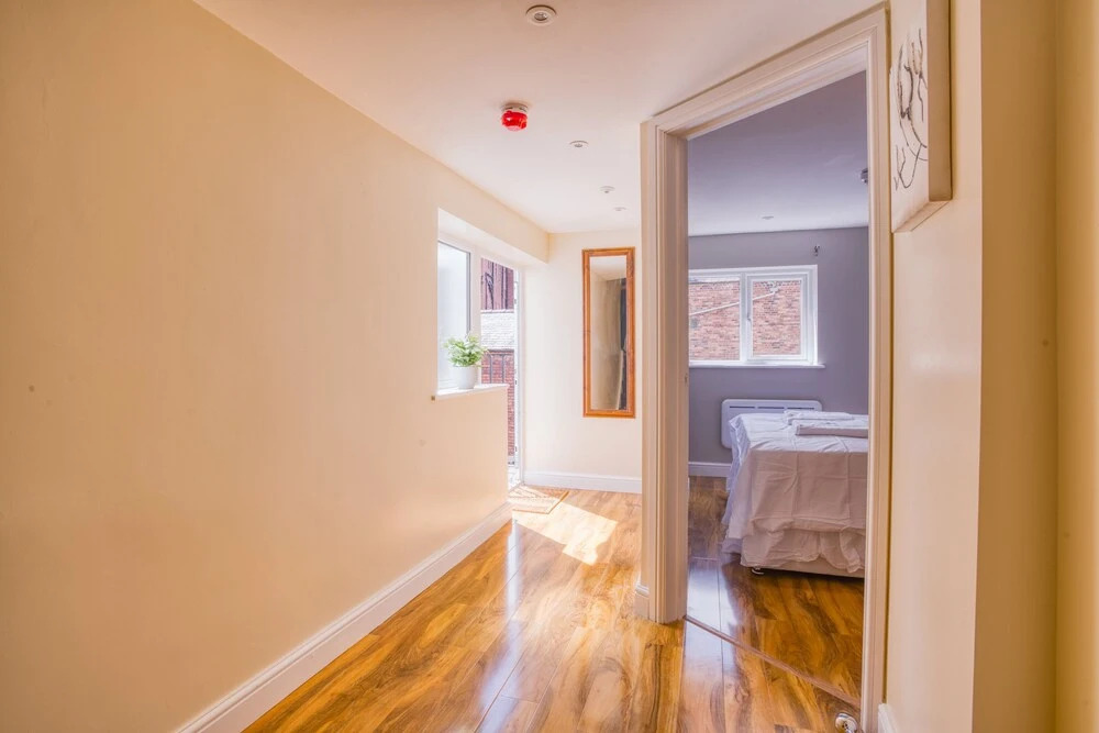 Superior 2 Bedroom in Central Lincoln En-suite Shower King Size Beds Free Toiletries and Wifi