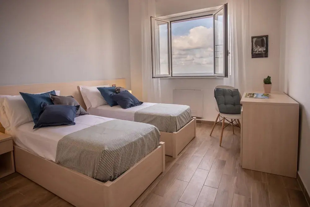 Seaview Rooms in the center by Wonderful Italy