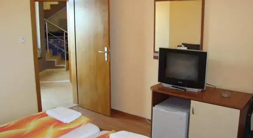 Guest House Momchilovi