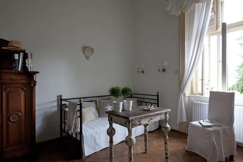 Eva Hof Lakeside Suites
