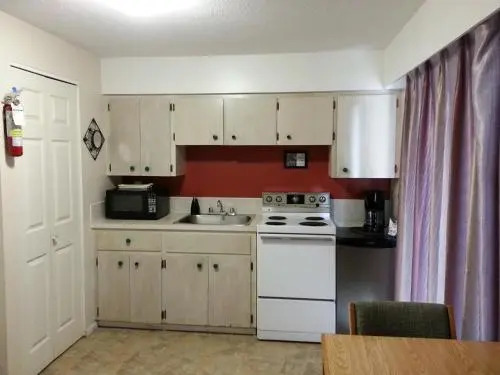 Edgewater Motel