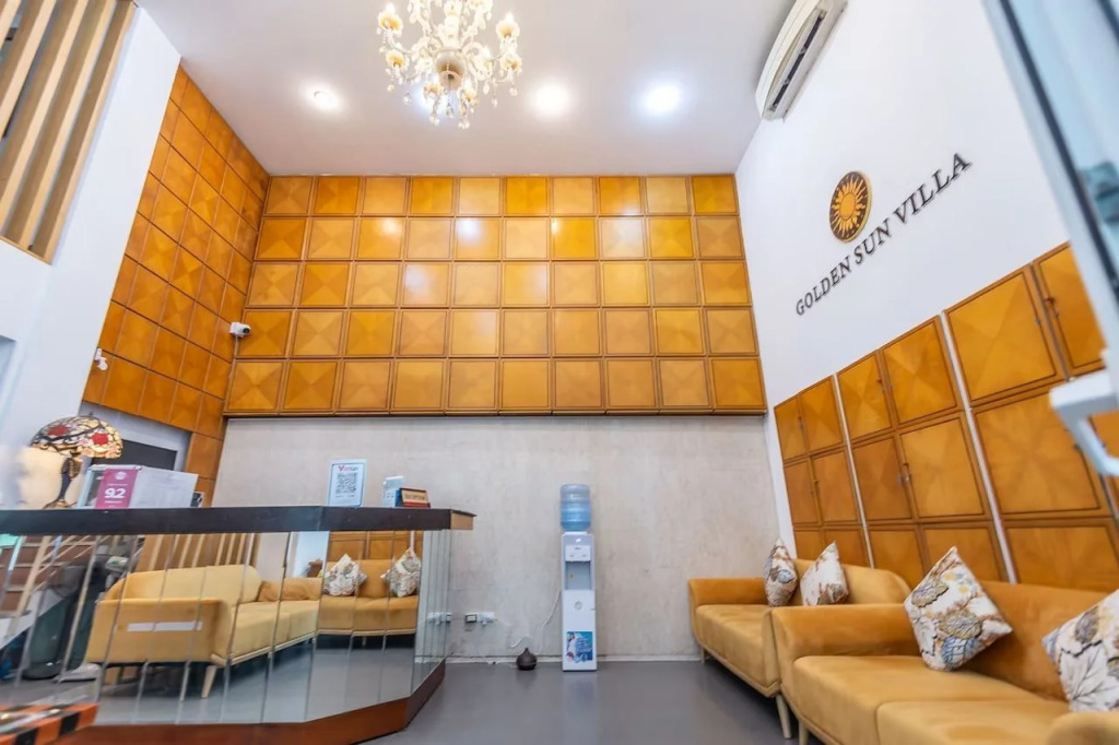 Golden Sunshine Villa Hotel and Travel