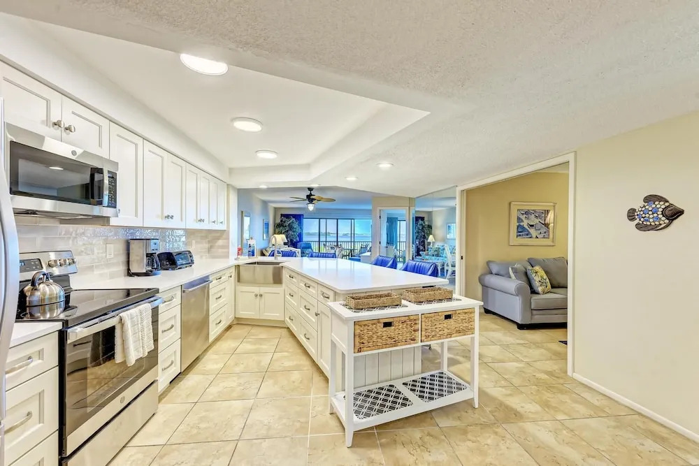 Coquina Tropics-2 Bedrooms-plus Den-2 Bathroom-water Views From Every Room