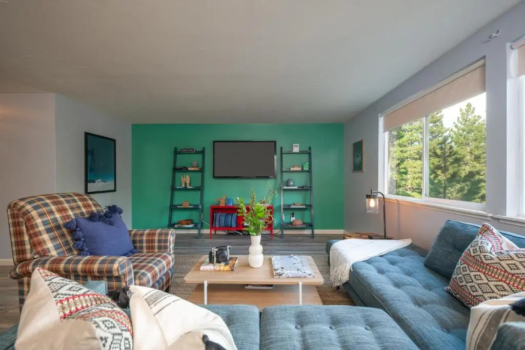 Alpine Bay by Avantstay 5mins To Diamond Peak Skiing w/ Expansive Deck