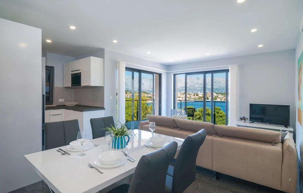 Amazing Apartment in Selca With 2 Bedrooms, Wifi and Outdoor Swimming Pool
