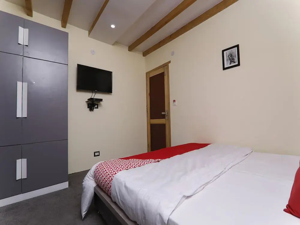 OYO 40939 White House Bnb
