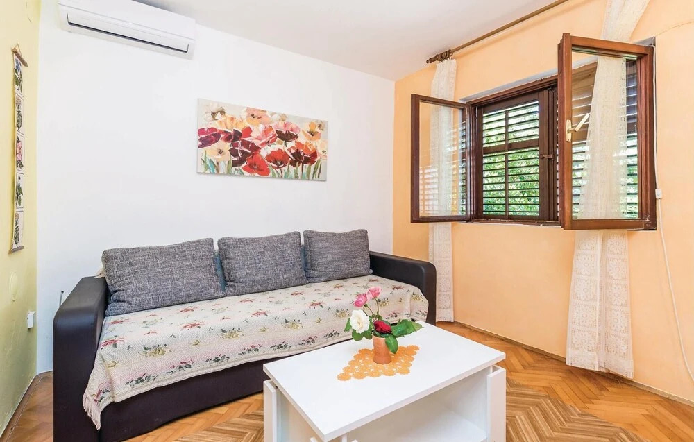 Stunning Home in Barbat-rab With Wifi and 1 Bedrooms