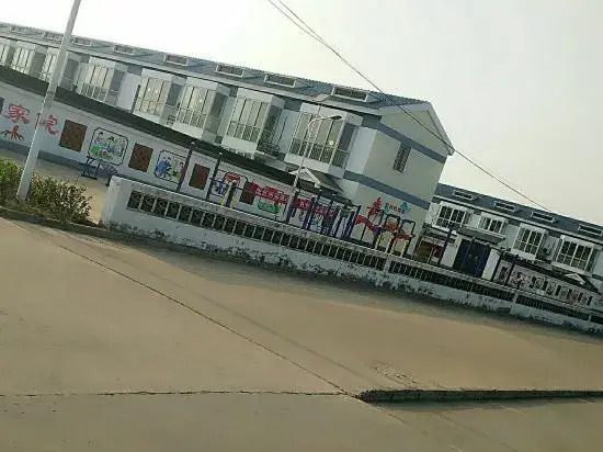 Laoting No.18 Farm House