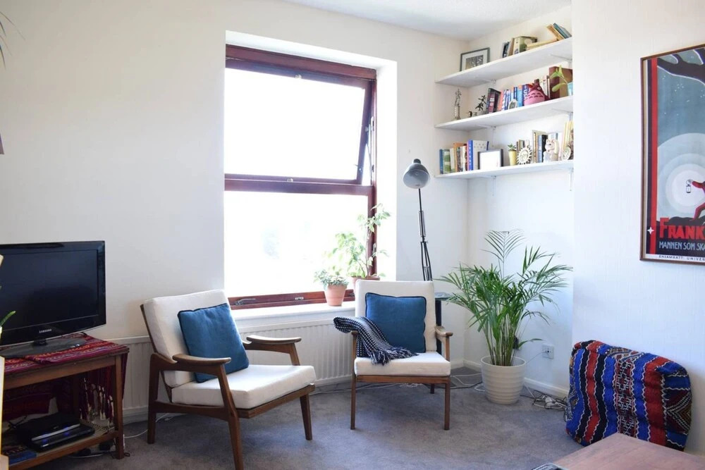 Bright Clapton 2 Bedroom Flat