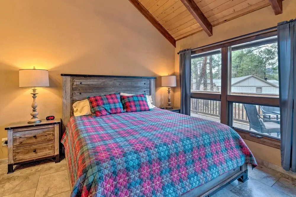Central Ruidoso Mountain Home w/ Step-free Access!
