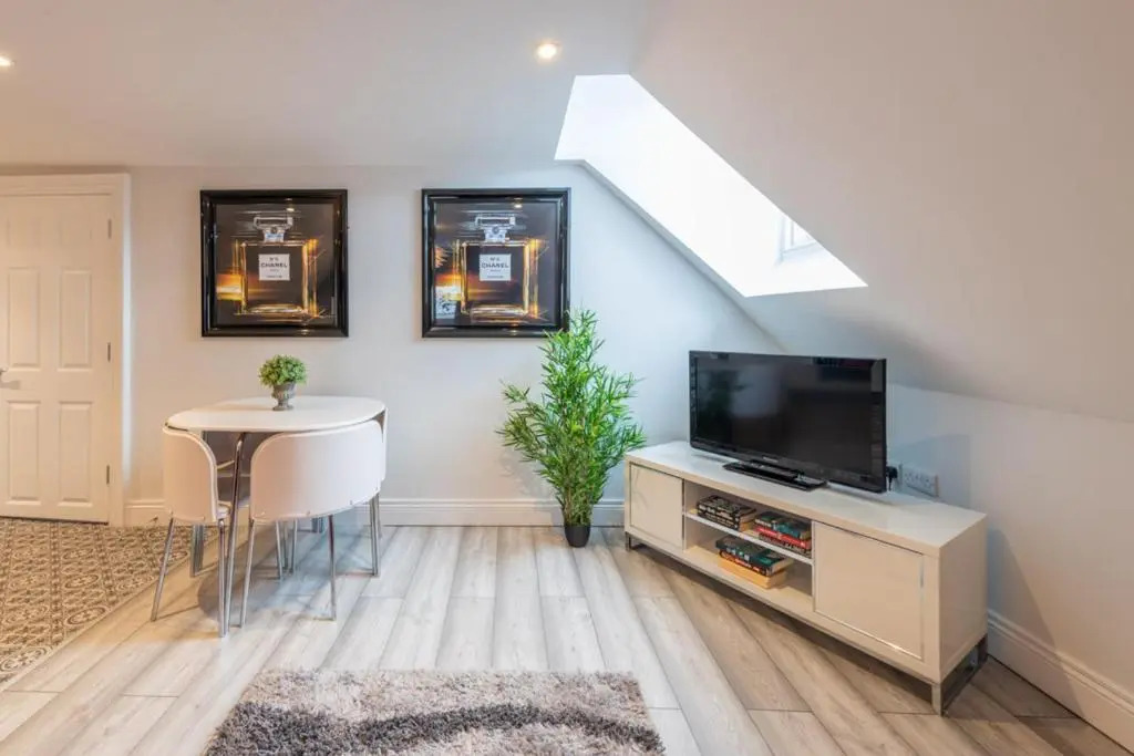 Diamond House Apartments