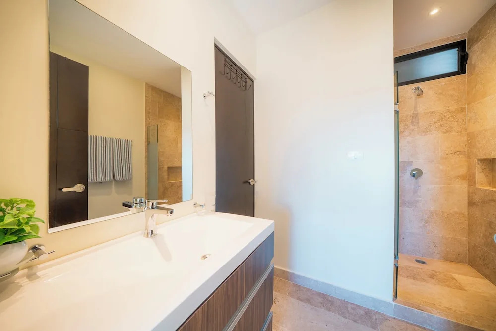 Veranda 213 - Central 1 Bedroom Condo