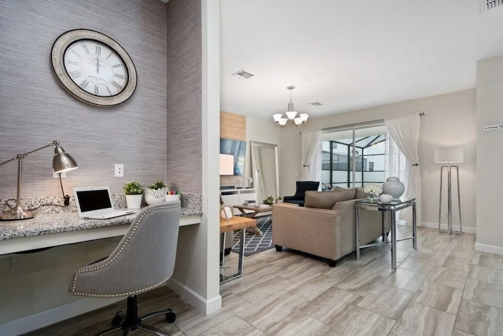 Luxury 6 bedroom home
