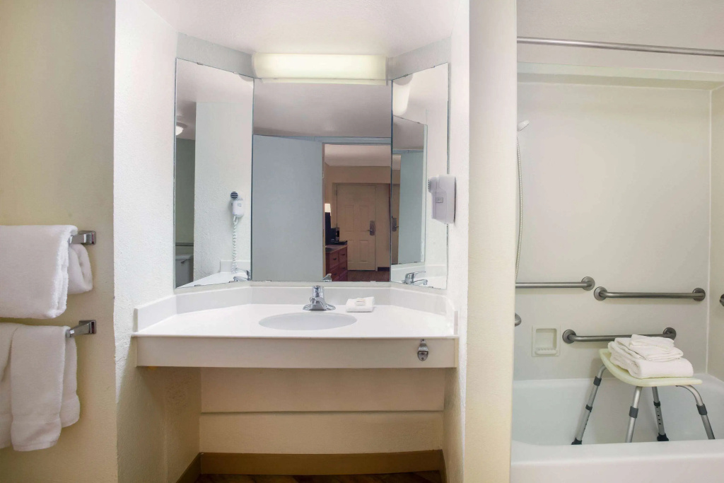 La Quinta Inn by Wyndham Austin Capitol / Downtown